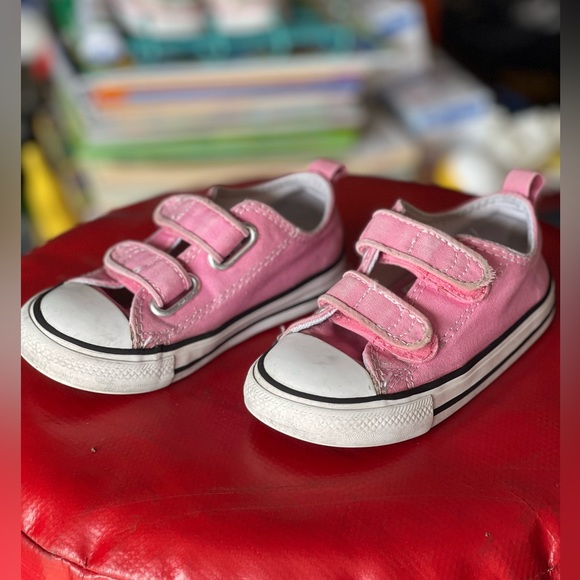 Toddler Converse All Star Chuck Taylor - size 7. - Picture 3 of 13